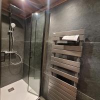 Salle d'eau de la chambre